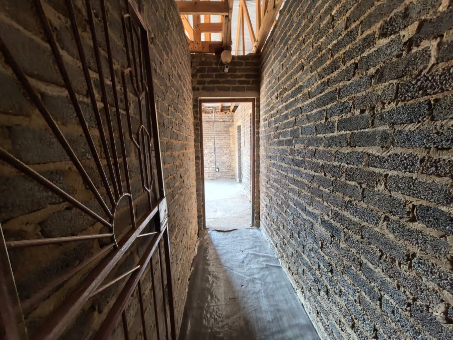 5 Bedroom Property for Sale in Parys Free State